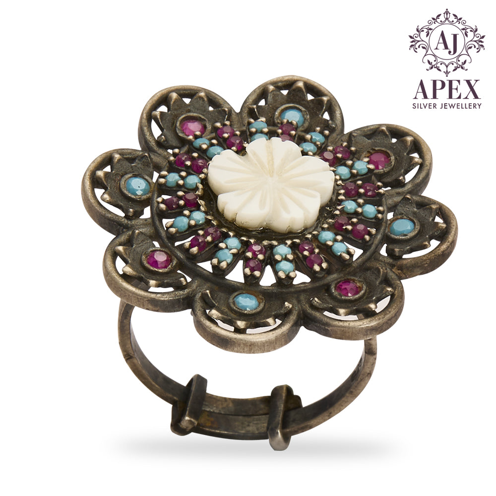 Silver Ladies Ring